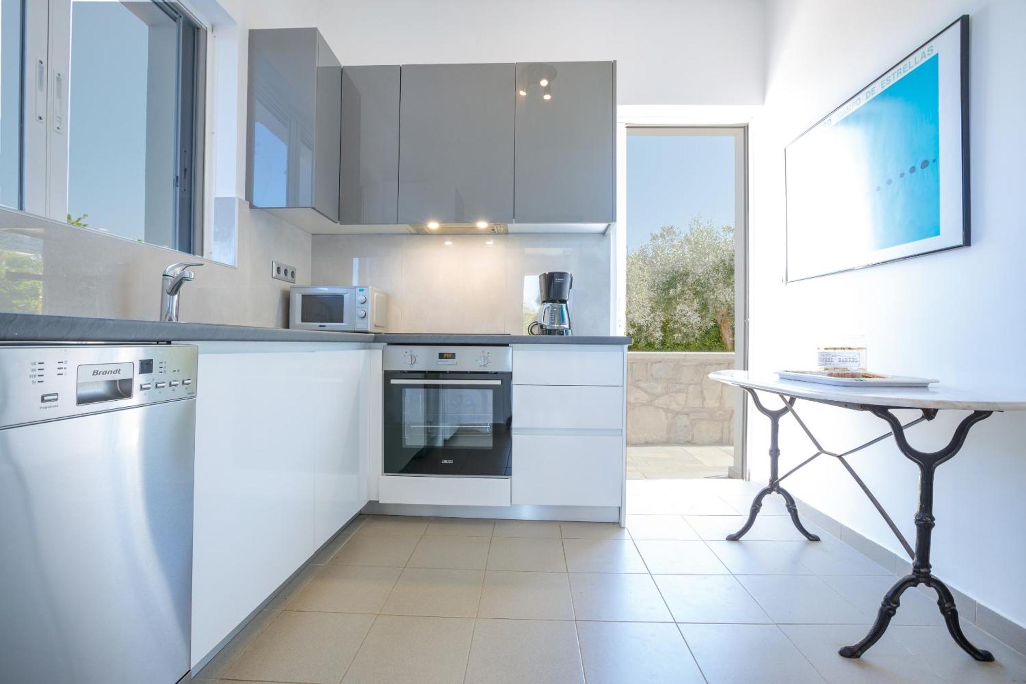 Messinian Blue Seaside Villa Kalamata Exterior photo