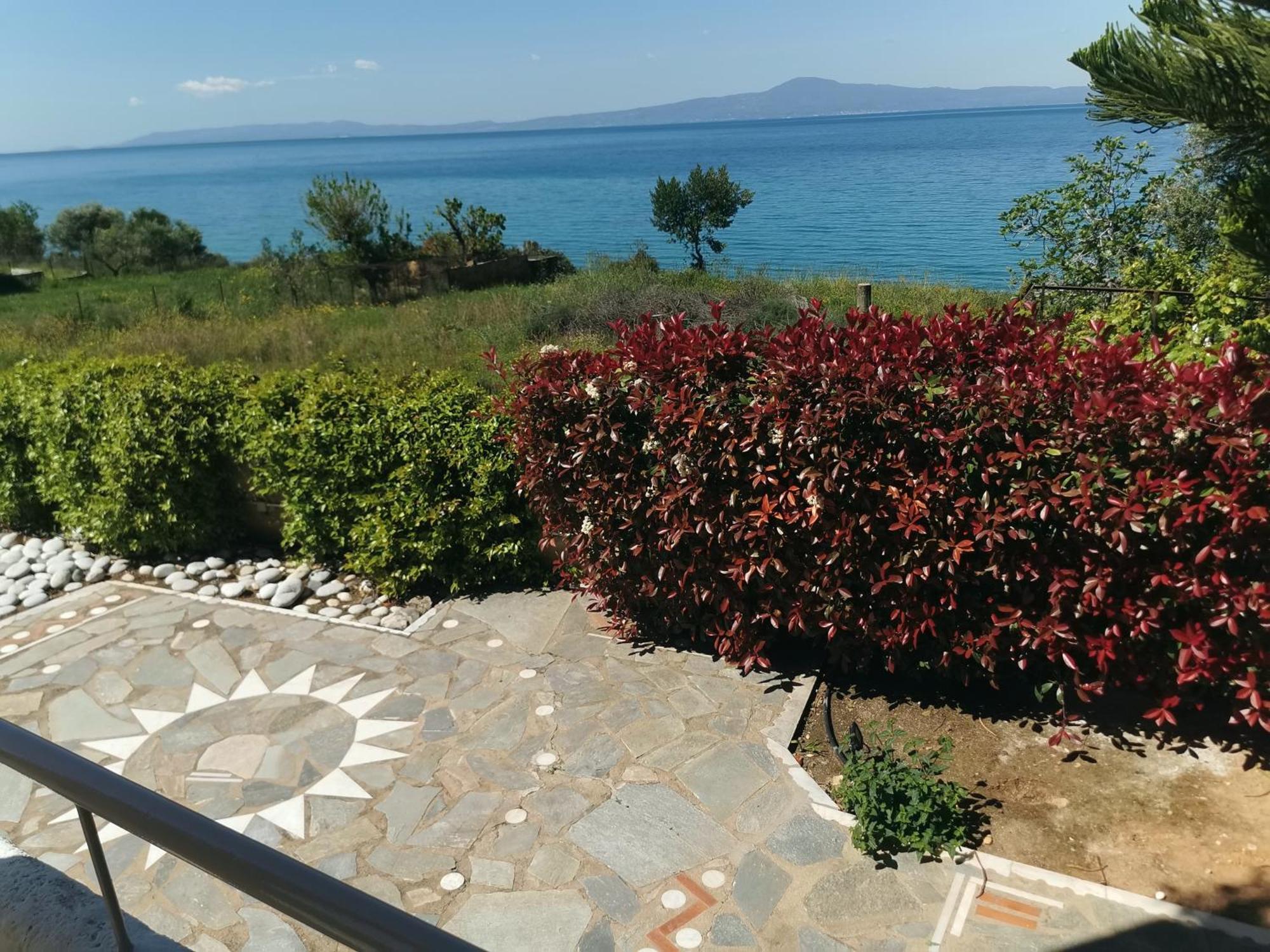 Messinian Blue Seaside Villa Kalamata Exterior photo